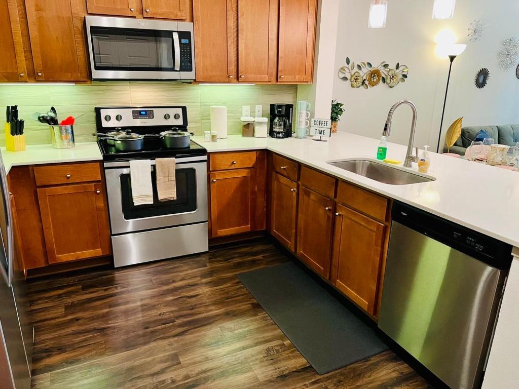 Downtown Apt Free Parking - Pool - Gym - Fully Kitchen Houston Exterior photo